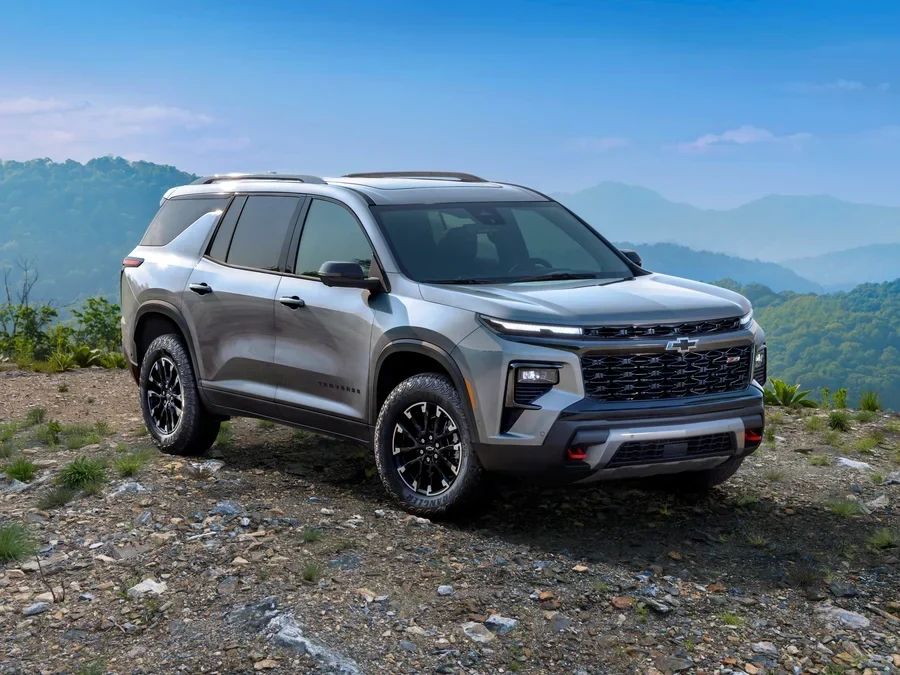 2024-chevrolet-traverse-z71-001