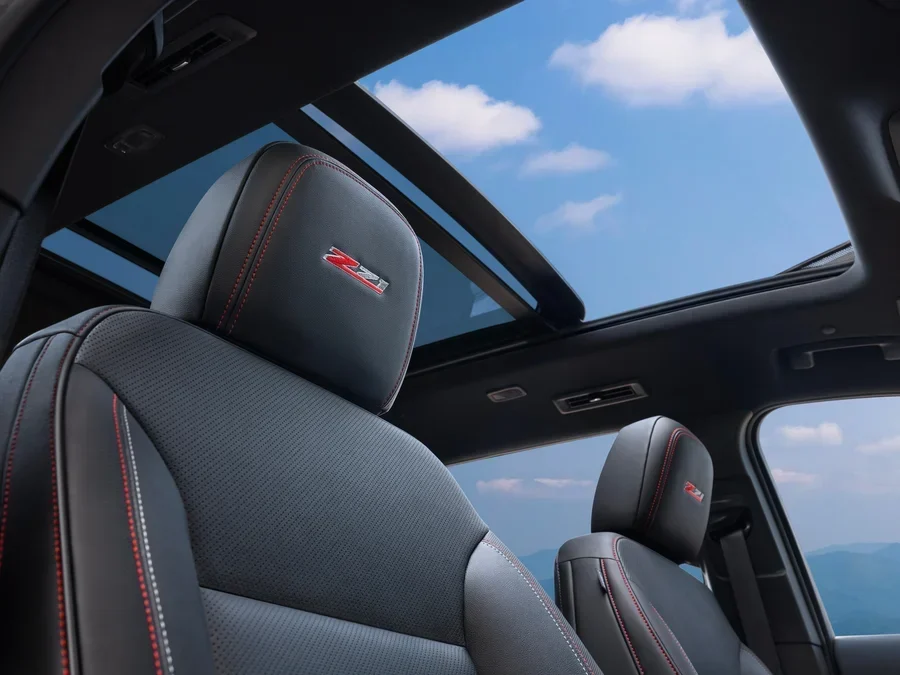2024-chevrolet-traverse-z71-017