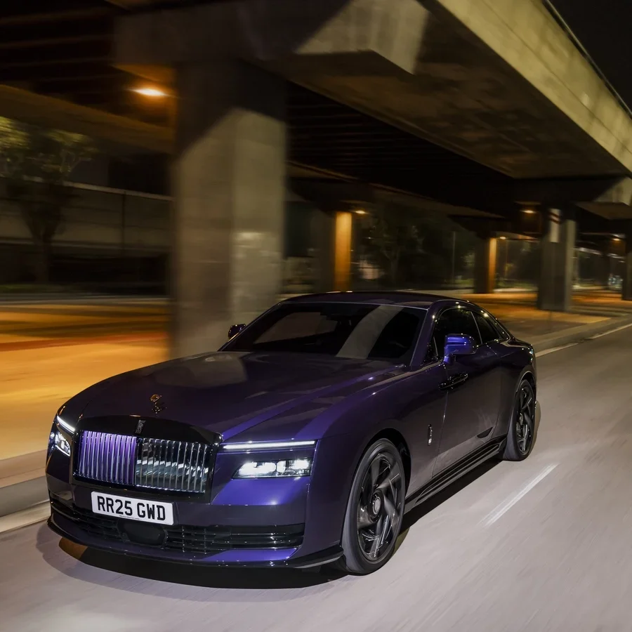 BB-25-FRONT-TRACK-3-4L-R1-1x1-HIRES