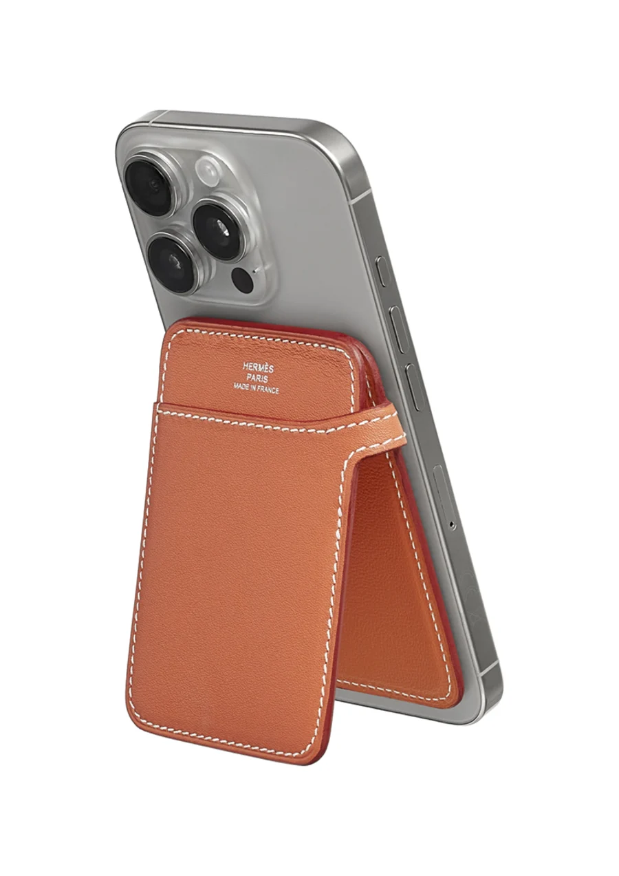 MagSafe stand card-holder in Swift calfskin - FW25 Collection - Hermes © Studio des Fleurs (12)