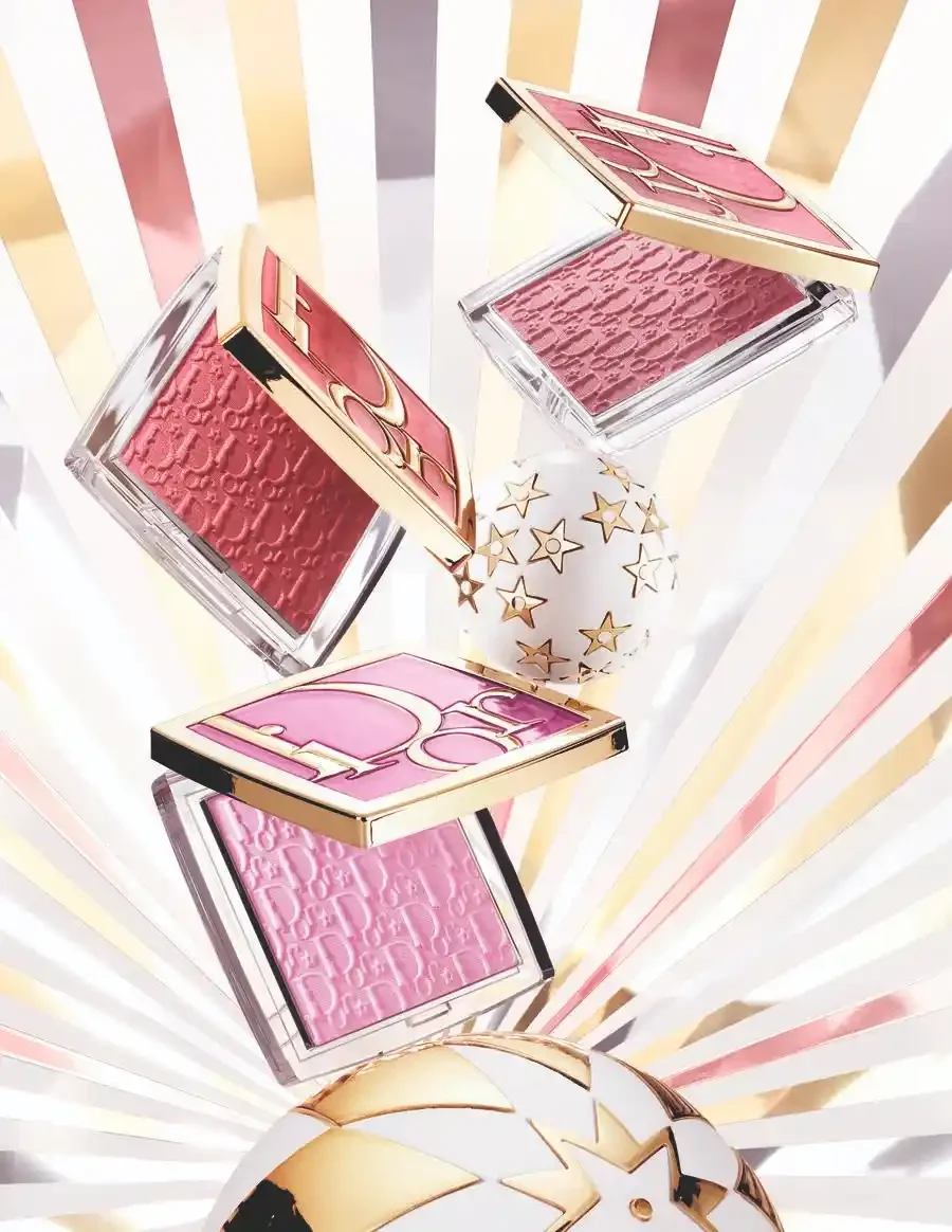 XMAS 25 P14E TRIO ROSY GLOW_E_L4_CROP_F39