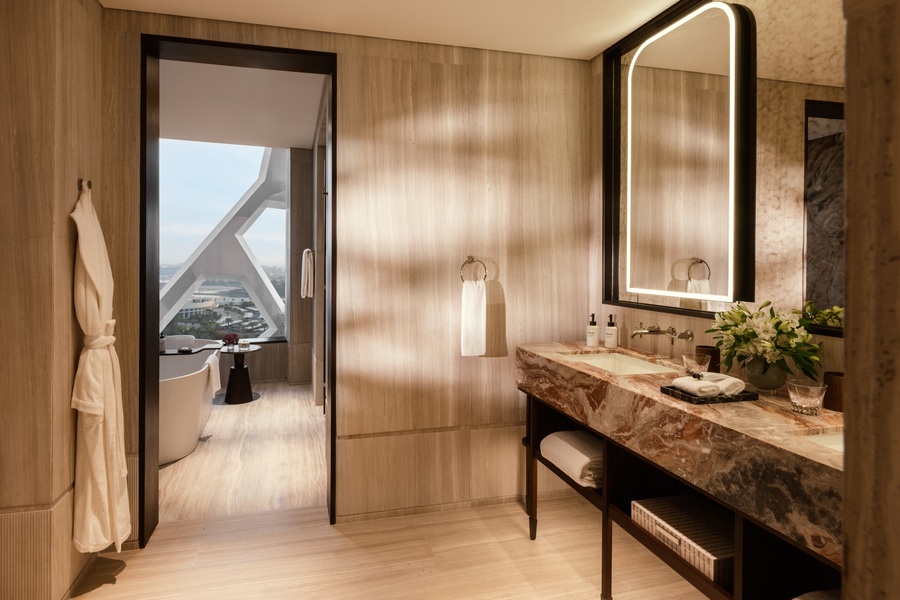 Facilities_Rooms_ReefSuite_Bathroom