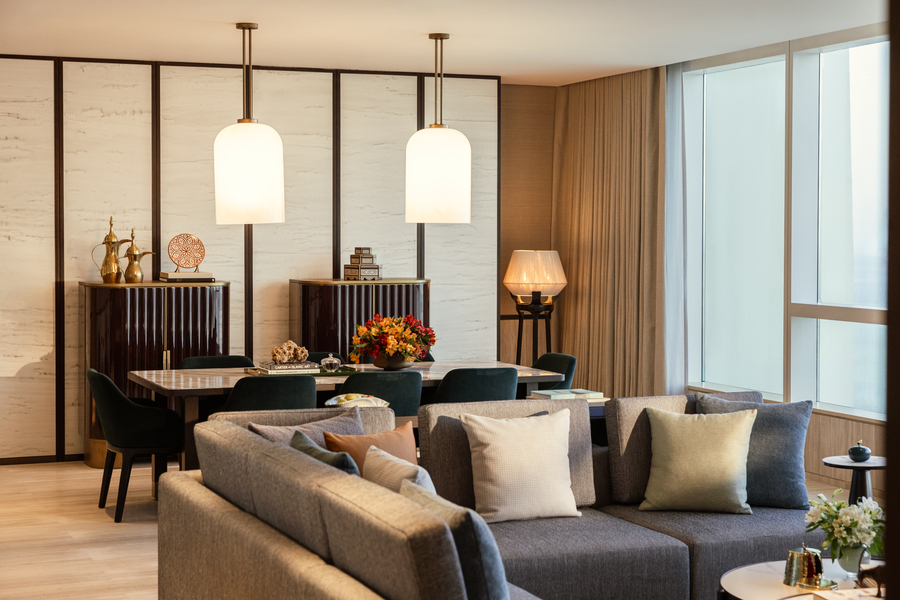 Facilities_Rooms_ReefSuite_LivingRoom_Vignettes