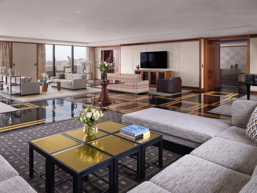 London_Grand Terrace Suite_Living Room 1_000 (1)