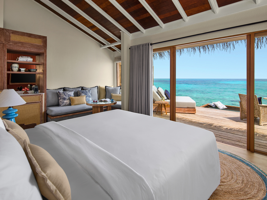 NH_Collection_Maldives_Reethi_Resort_Room_Over_Water_Villa_Bedroom_with_View